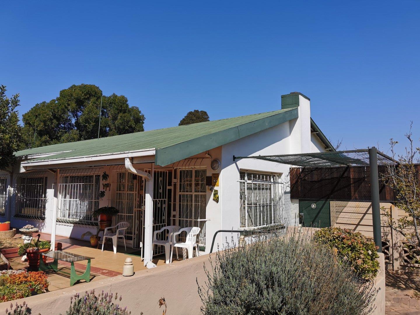 3 Bedroom House for sale in Rensburg P24107780753