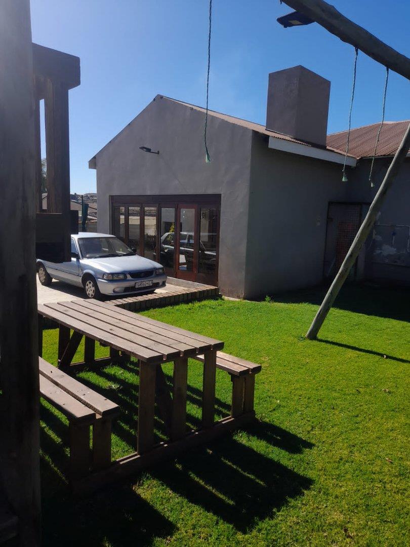 3 Bedroom House for sale in Balfour P24112503752