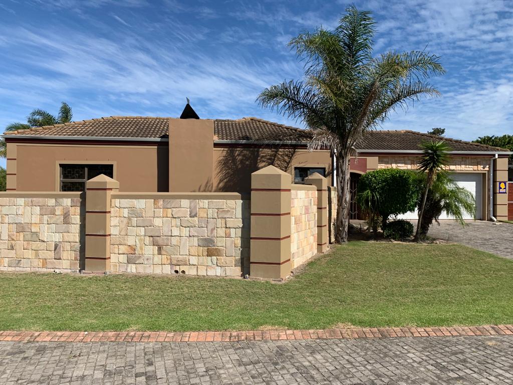 Morningside, Port Elizabeth Property Townhouses for sale in Morningside, Port Elizabeth