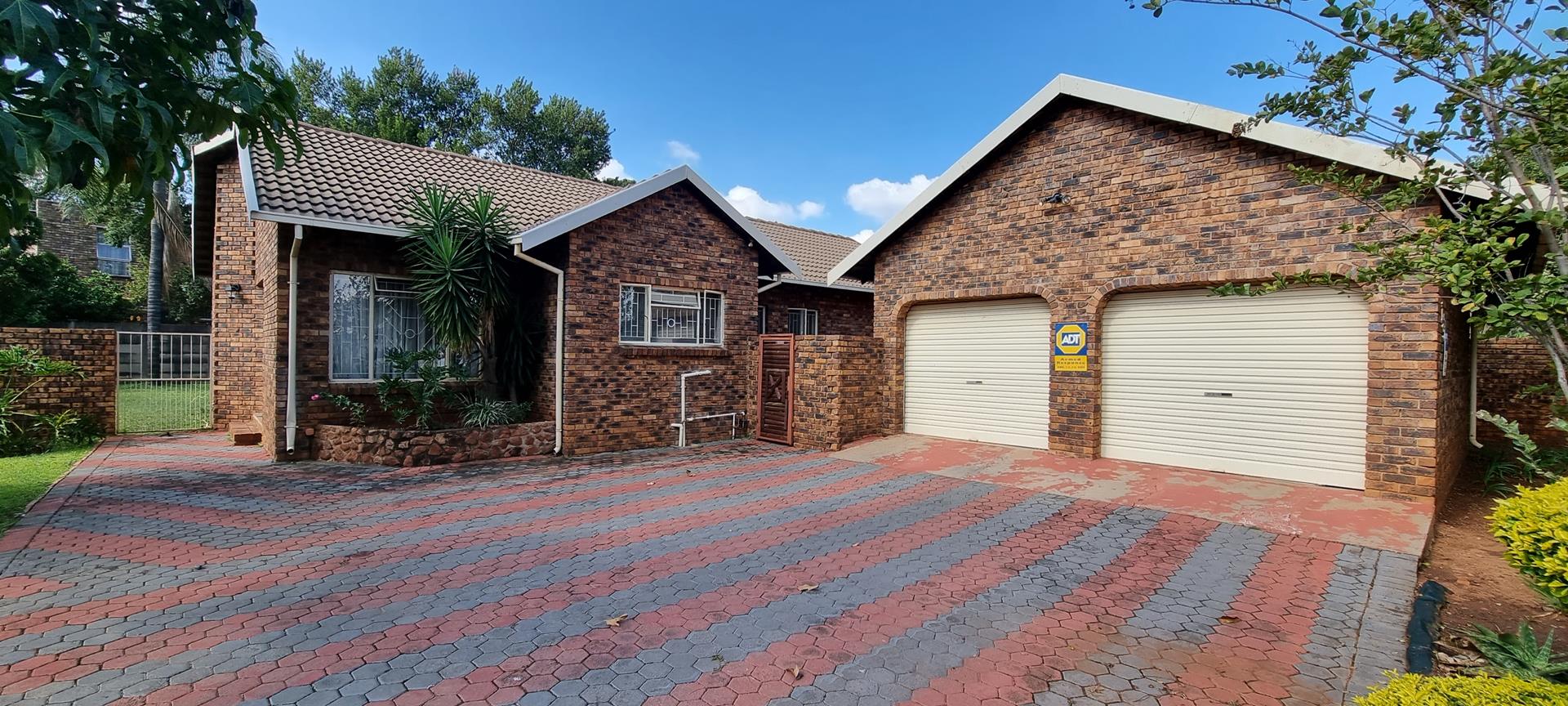 3 Bedroom House for sale in The Orchards P24112508354