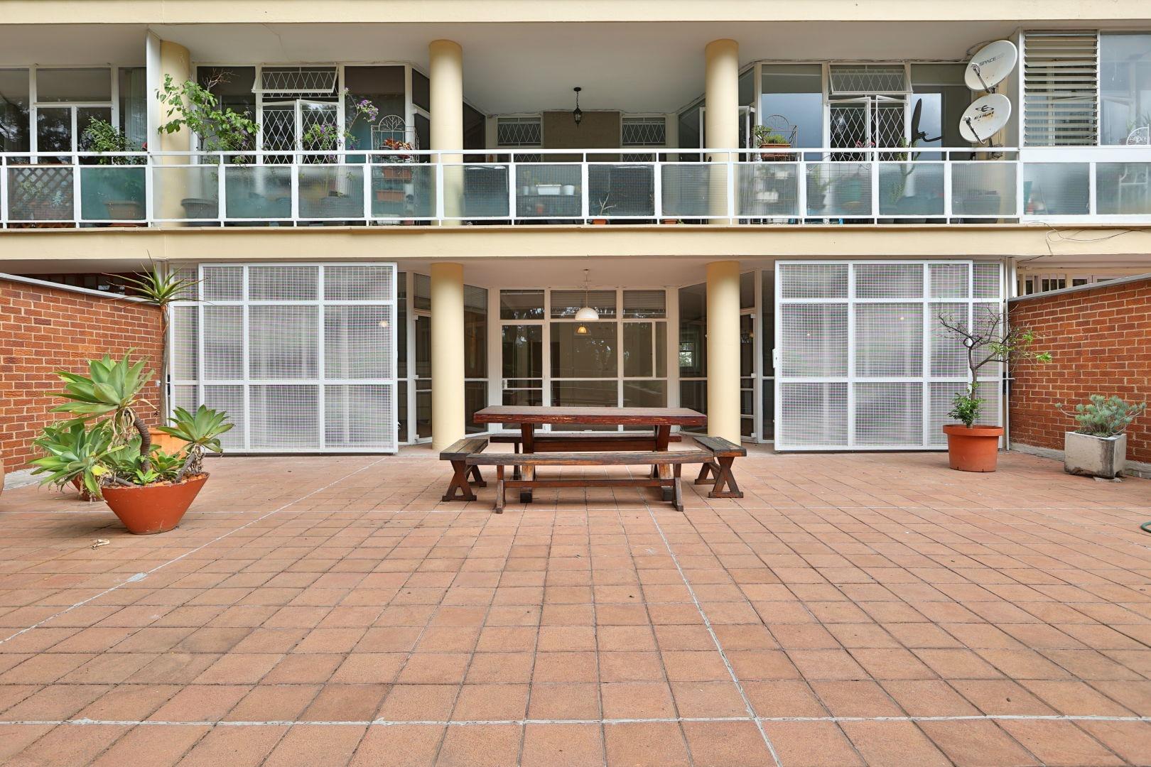 3 Bedroom Apartment / flat for sale in Killarney P24112509951