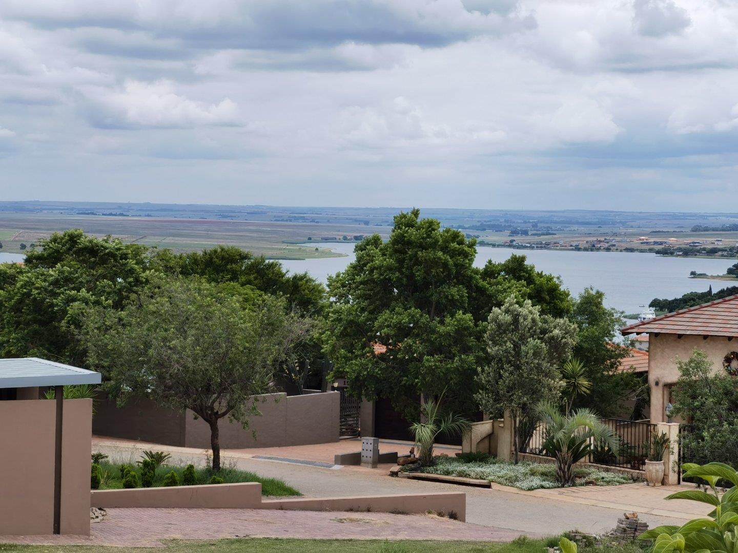 Aquavista Mountain Estate Property Property and houses for sale in