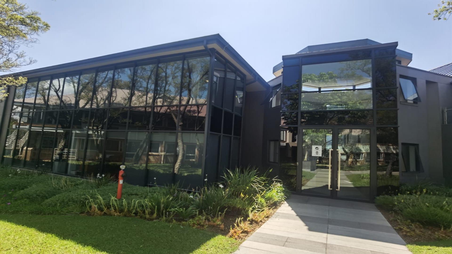 Commercial property for sale in Woodmead 142 Western Service Rd P24