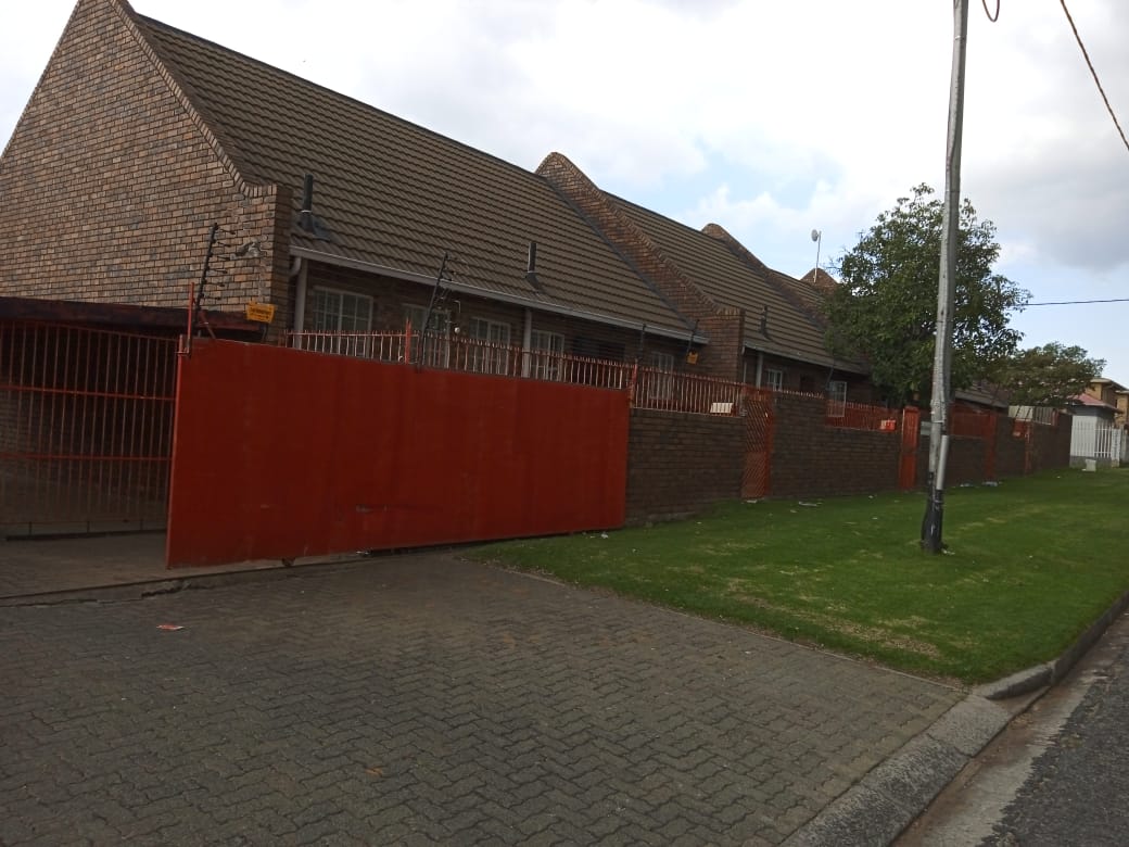 Forest Hill, Johannesburg Property Property and houses for sale in Forest Hill, Johannesburg