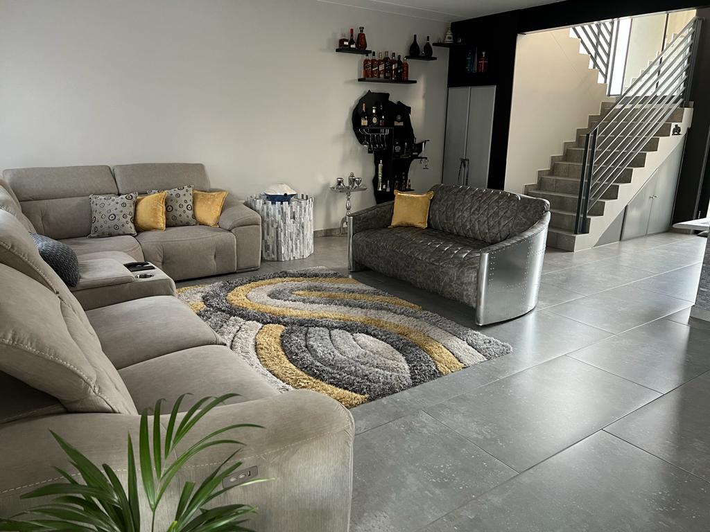 Crowthorne Ah Property Property and houses for sale in Crowthorne Ah