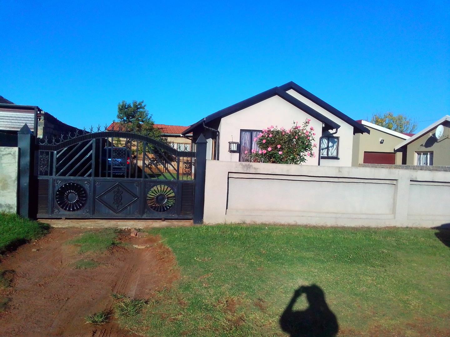 3 Bedroom House for sale in Beverley Hills P24112516717