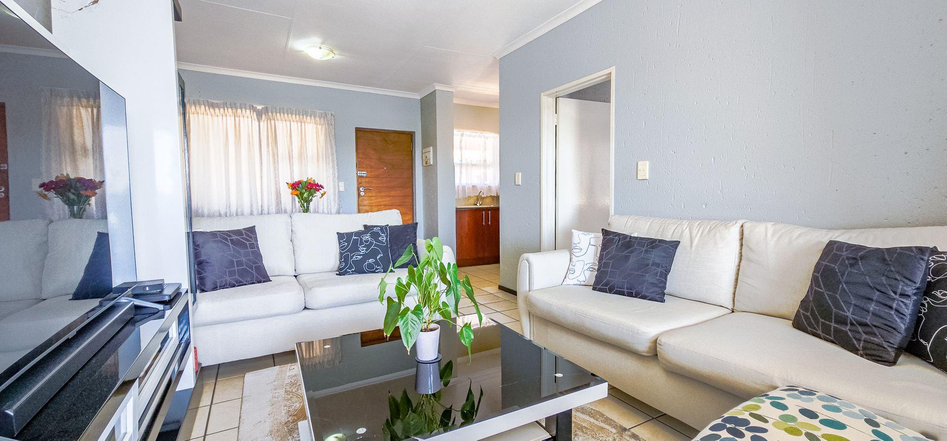 1 Bedroom Apartment / flat for sale in Ferndale 339 Kent Avenue P24