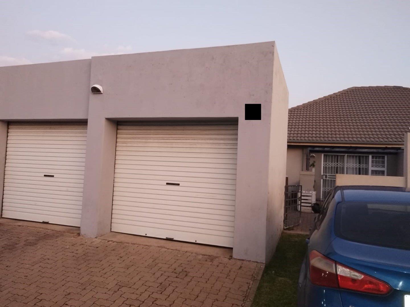 3 Bedroom Townhouse for sale in River View P24112518238