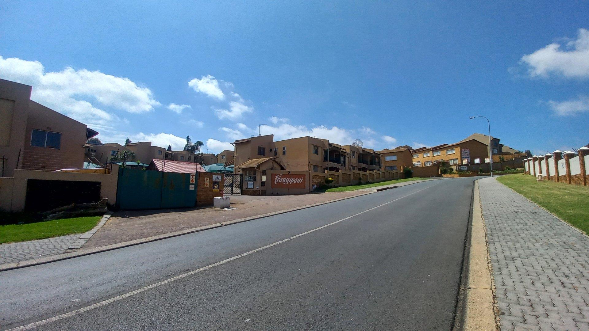 Apartments / flats for sale in Johannesburg Johannesburg Property