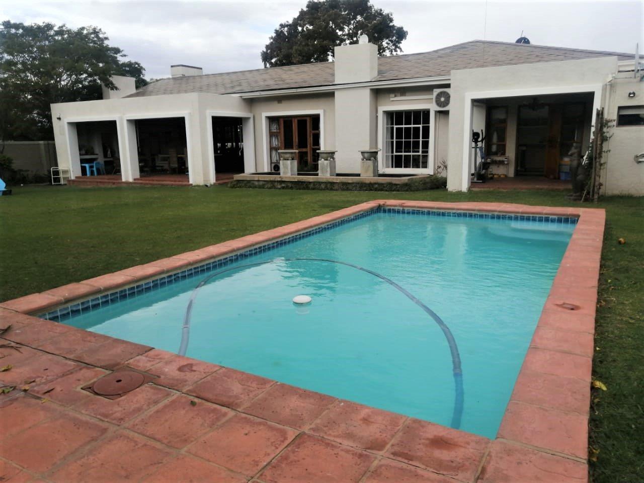 3 Bedroom House for sale in Langerug 18 Rabie Avenue P24112520745