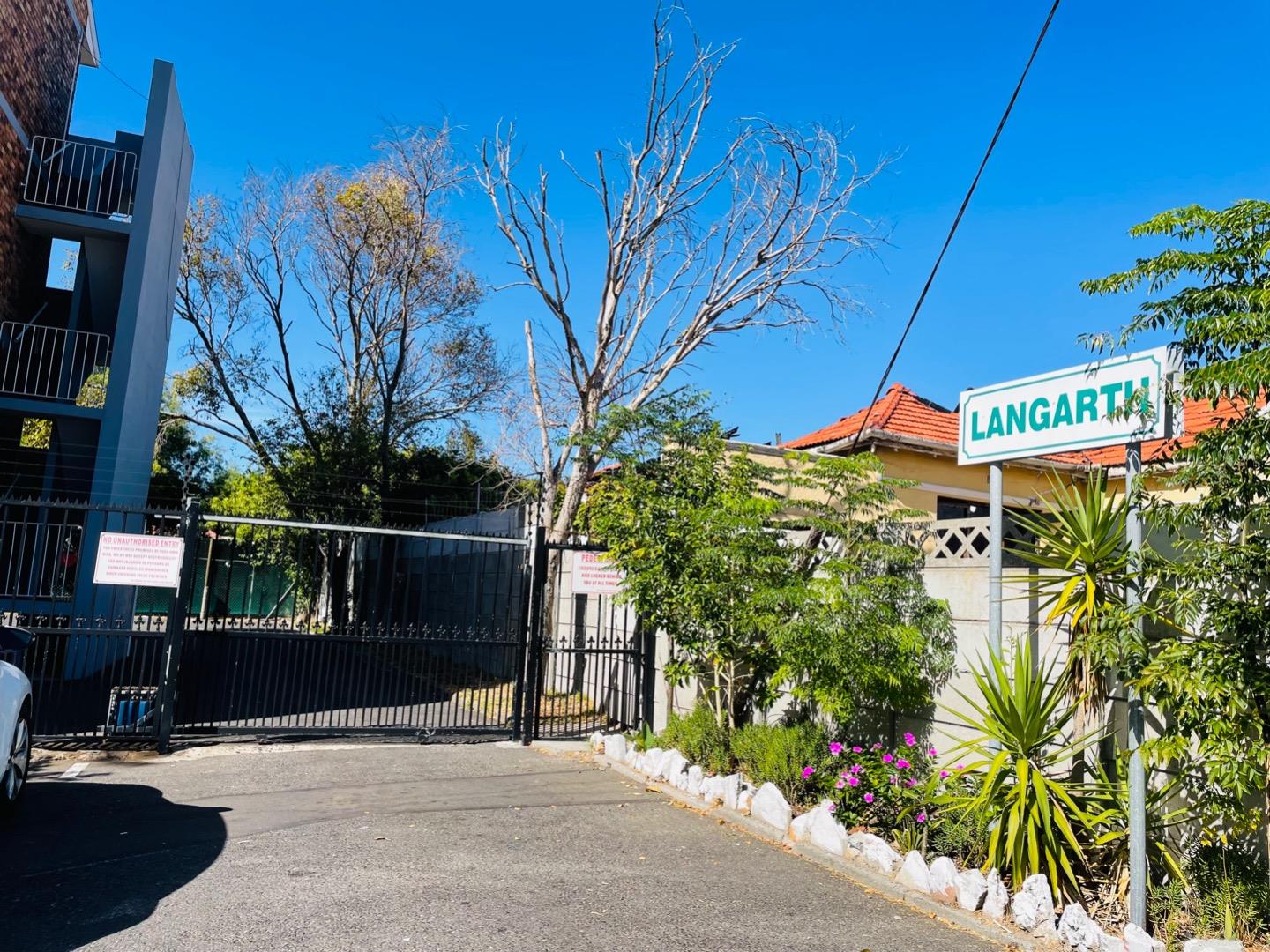 Claremont, Cape Town Property Apartments / flats for sale in