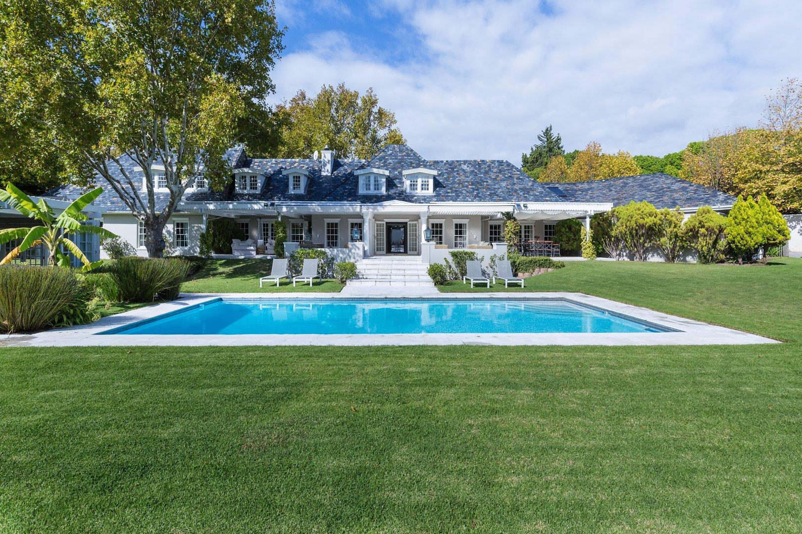 4 Bedroom House for sale in Constantia P24112522476