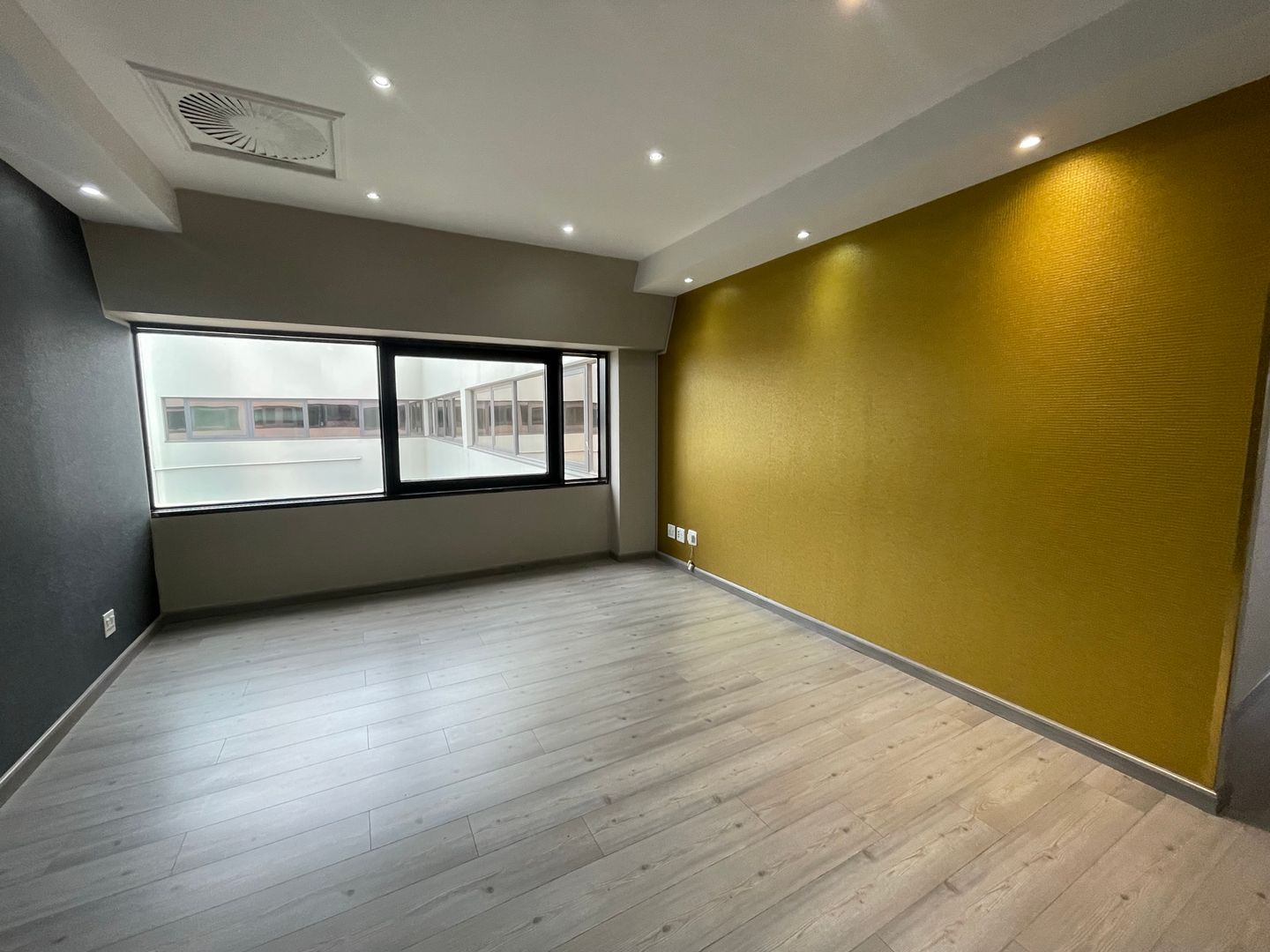 Killarney Property Commercial property to rent in Killarney