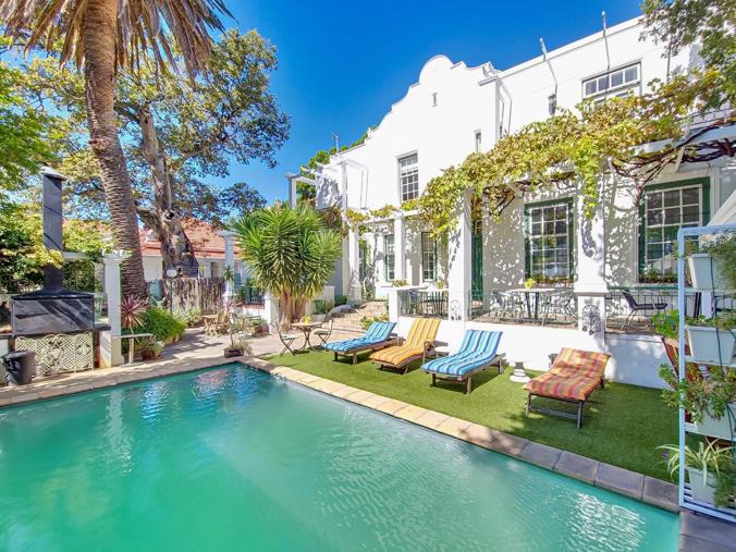 16 Bedroom House for Sale in Oranjezicht