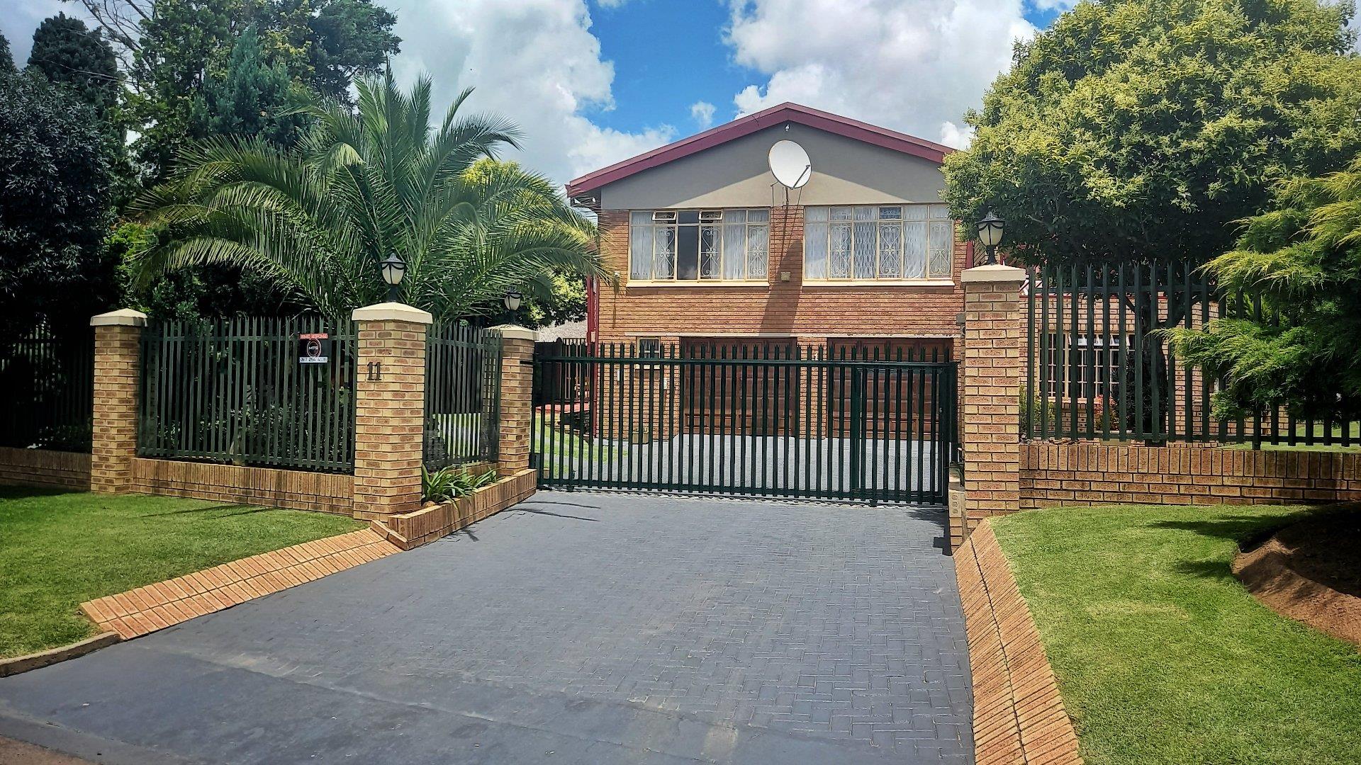 3 Bedroom House for sale in Reitz P24113784734