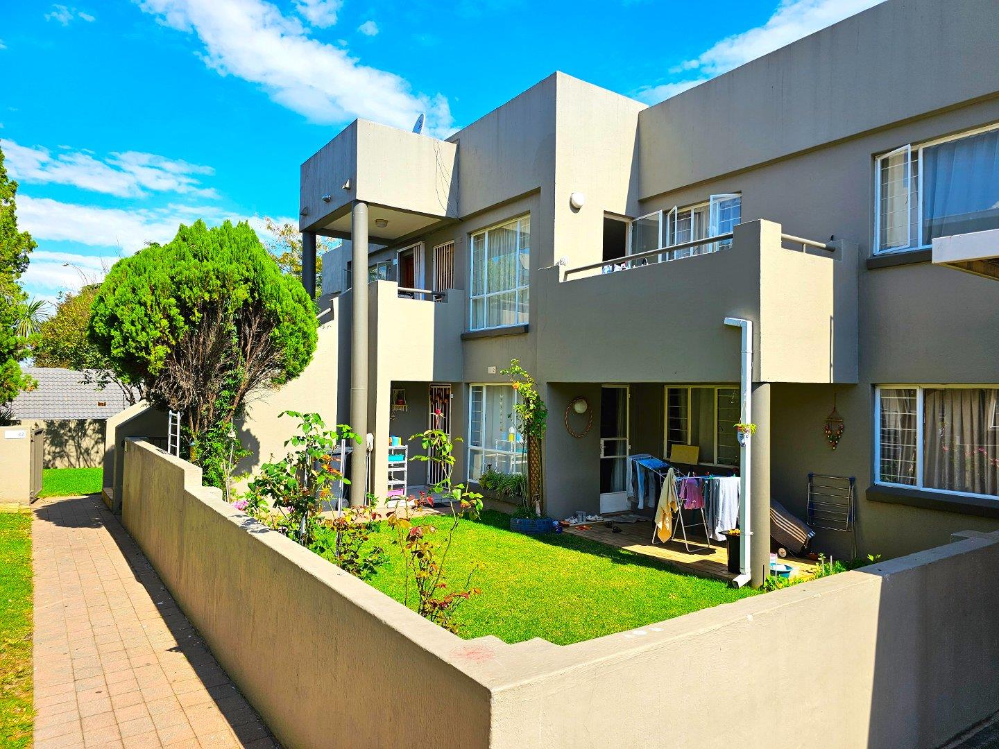 3 Bedroom Townhouse for sale in Halfway Gardens P24112529897