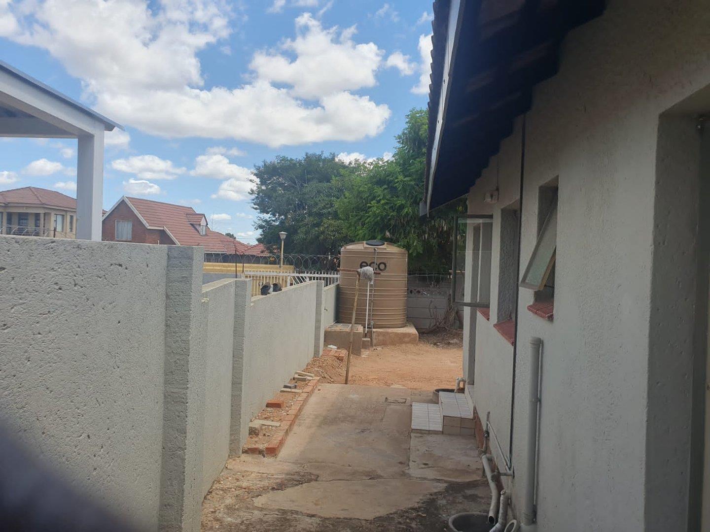 House for sale in Flora Park P24112530566