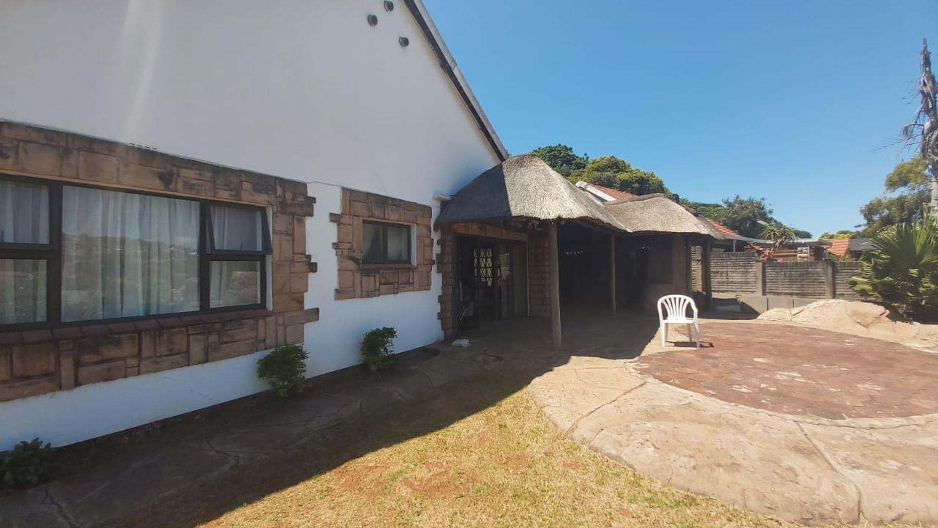 3 Bedroom House for sale in Bluff P24113867491