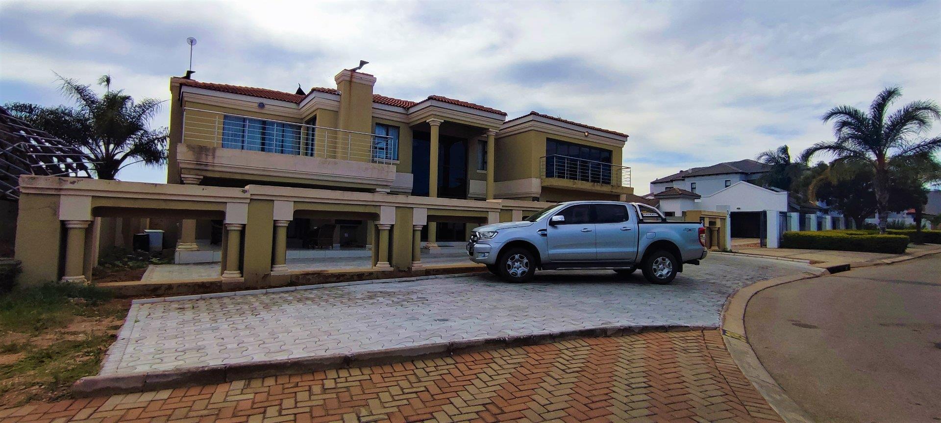 6 Bedroom House for sale in Waterberry Country Estate P24112531166