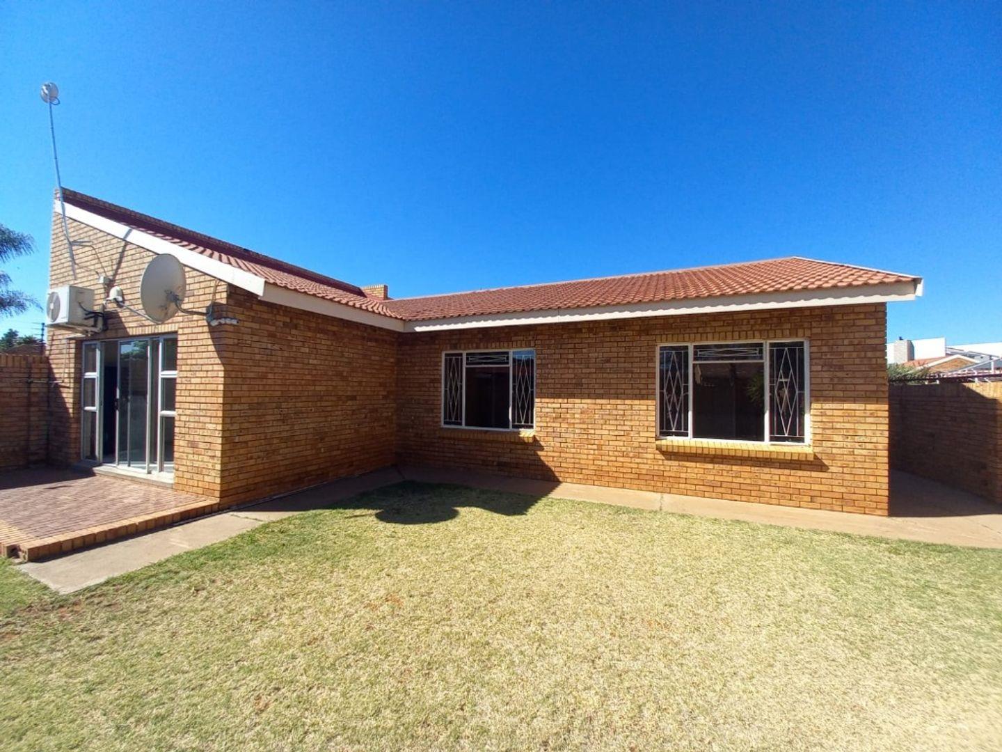 Minerva Gardens Property Townhouses to rent in Minerva Gardens