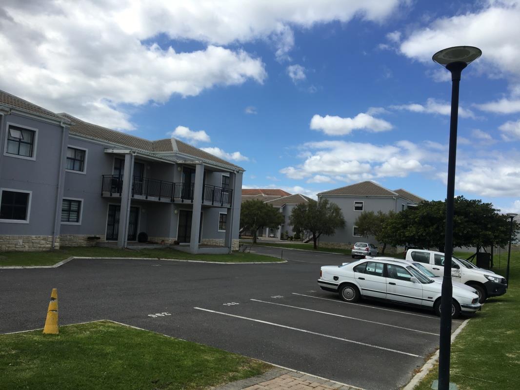 Apartments / flats for sale in Somerset West Somerset West Property