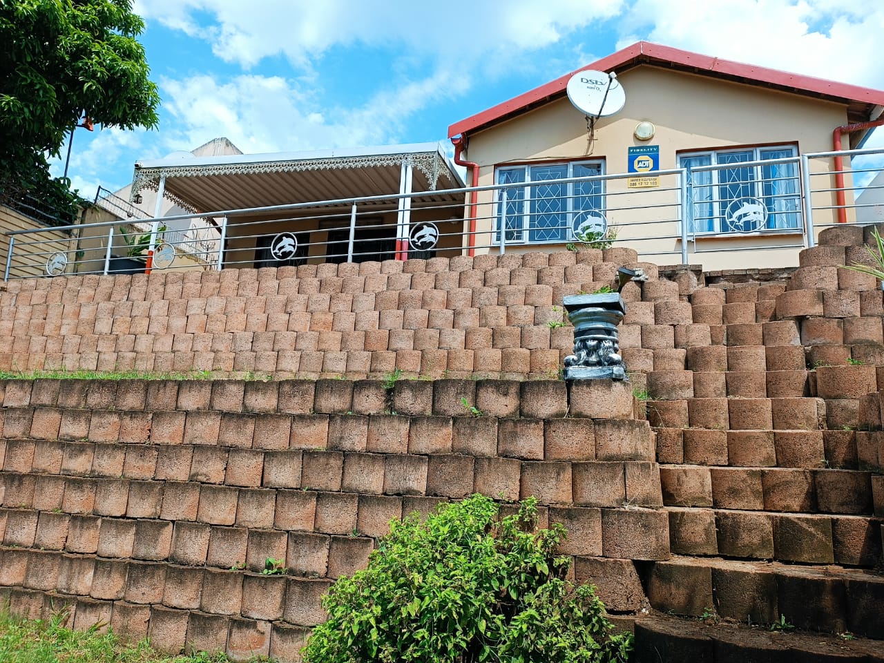 3 Bedroom House for sale in Newlands West P24112535514