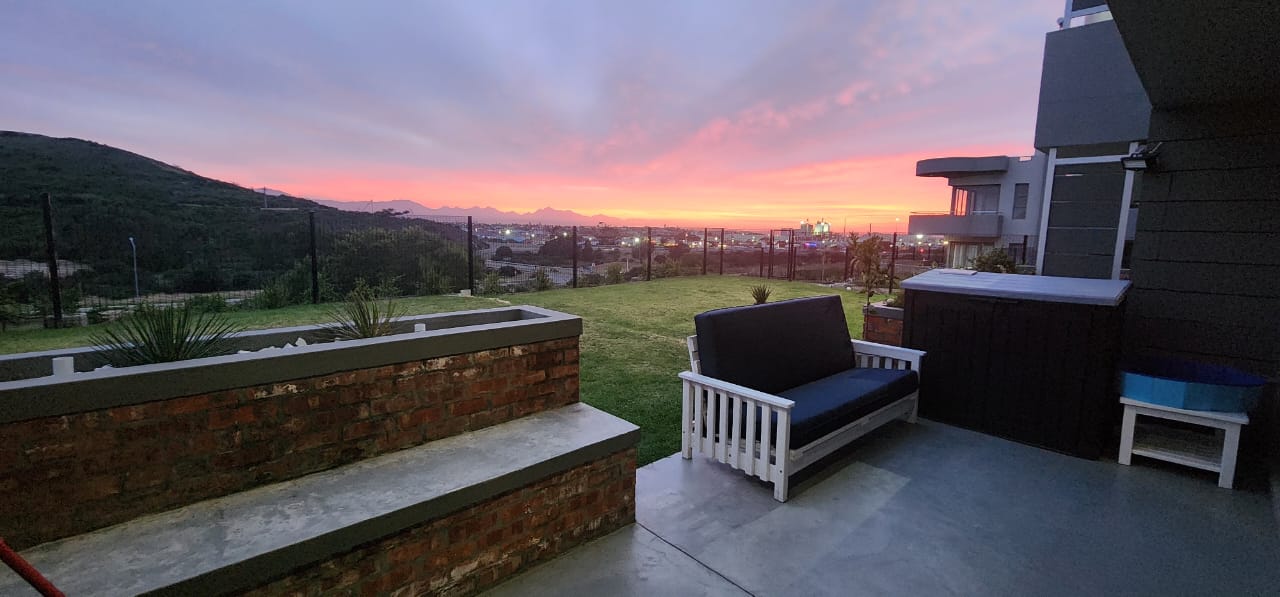 2 Bedroom Apartment / flat for sale in Island View P24112537811