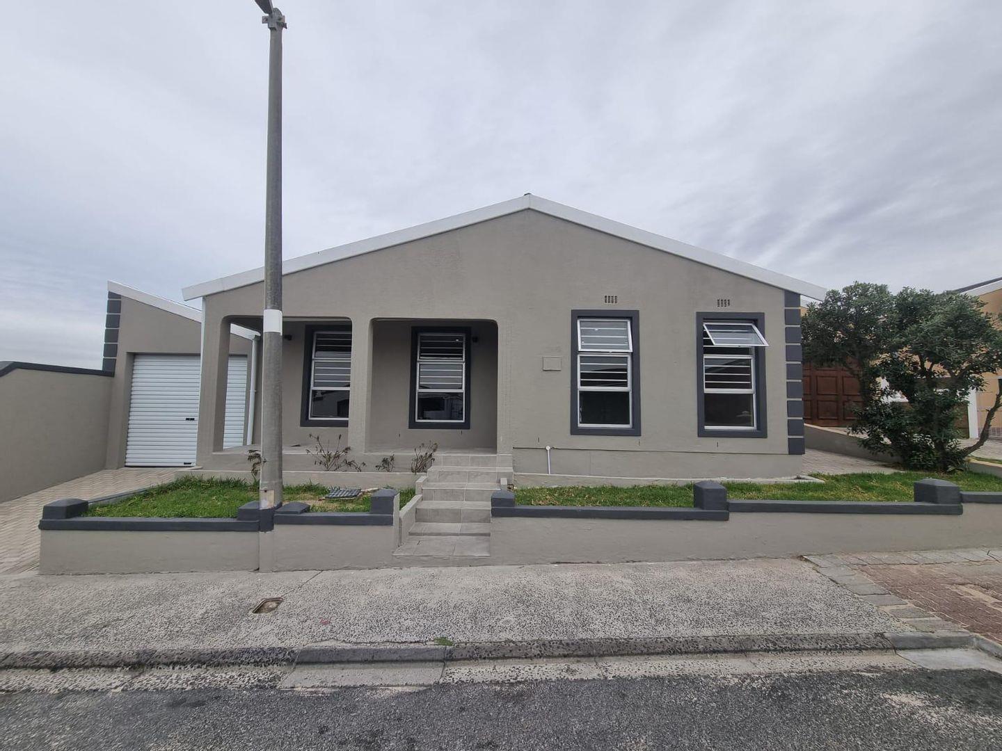 Strandfontein, Mitchells Plain Property Houses for sale in