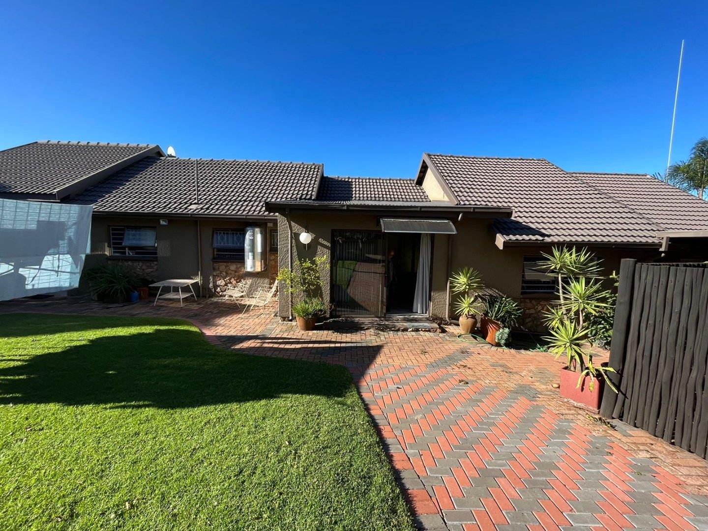 Apartments / flats to rent in Krugersdorp Krugersdorp Property