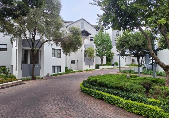 2 Bedroom Apartment / flat for sale in Douglasdale P24112538793