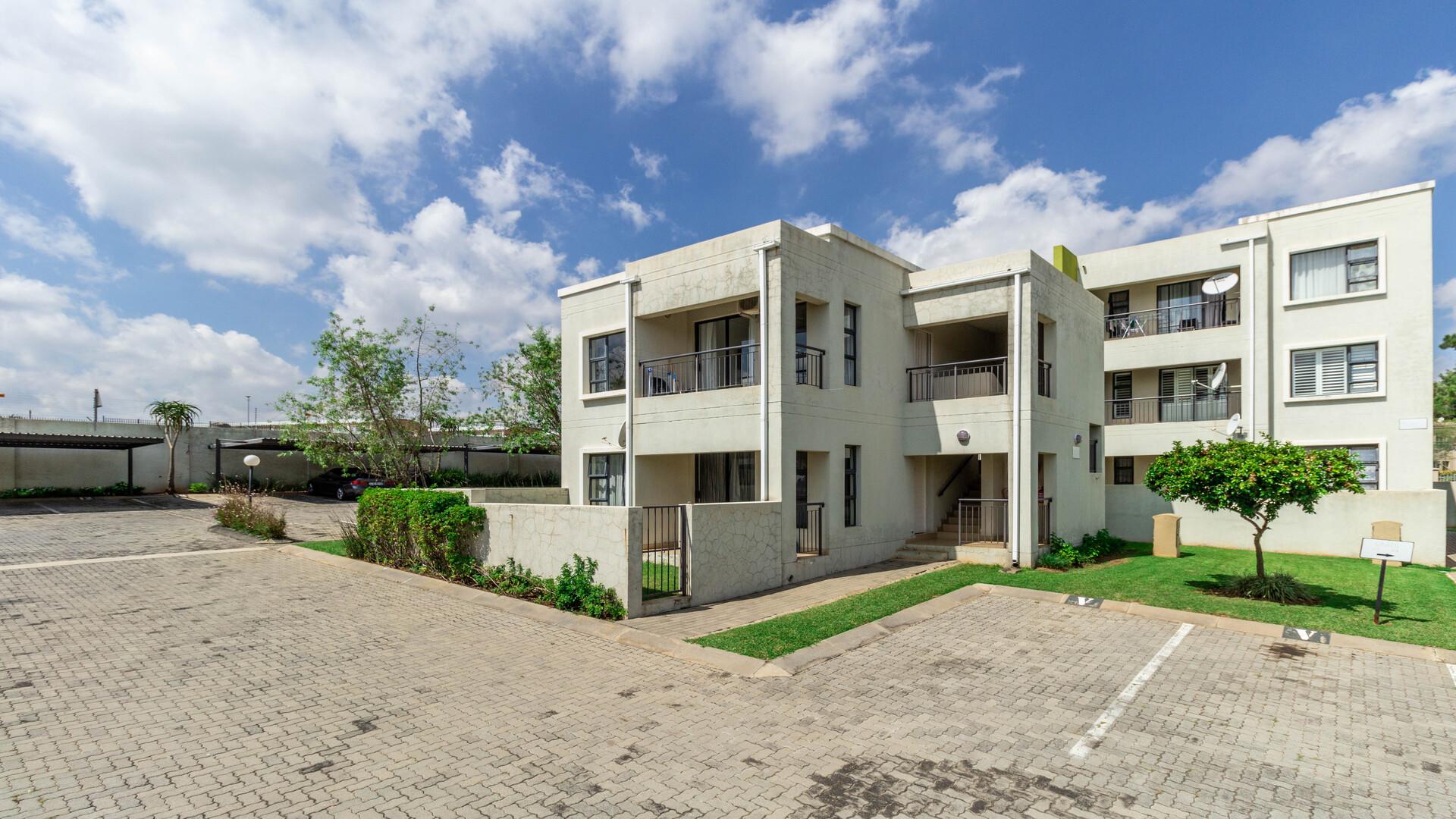 1 Bedroom Townhouse for sale in Eagle Trace Estate William Nicol