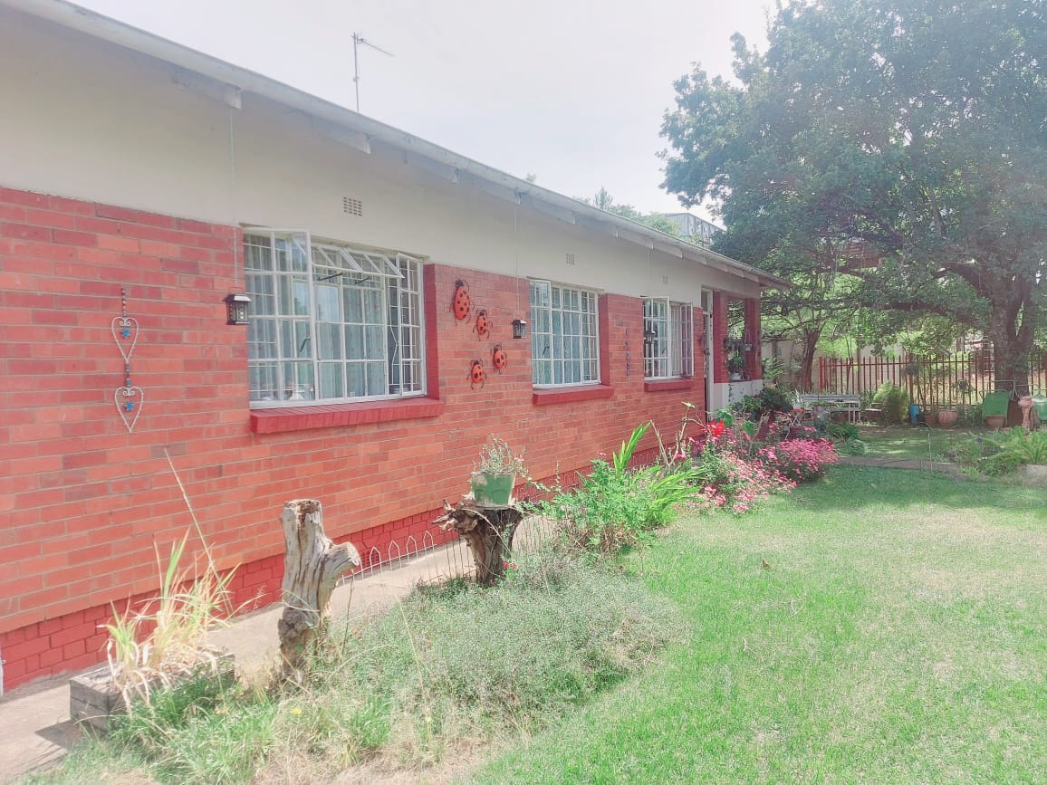 5 Bedroom House for sale in Colenso P24112542426