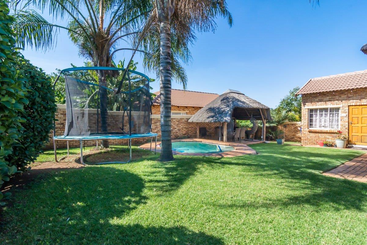 3 Bedroom Townhouse for sale in North Riding Simmen Taler Street P24112542430