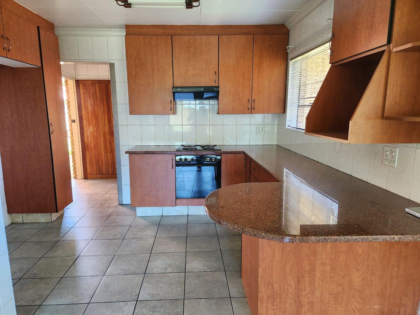 3 Bedroom Townhouse for sale in Petersfield P24112546164