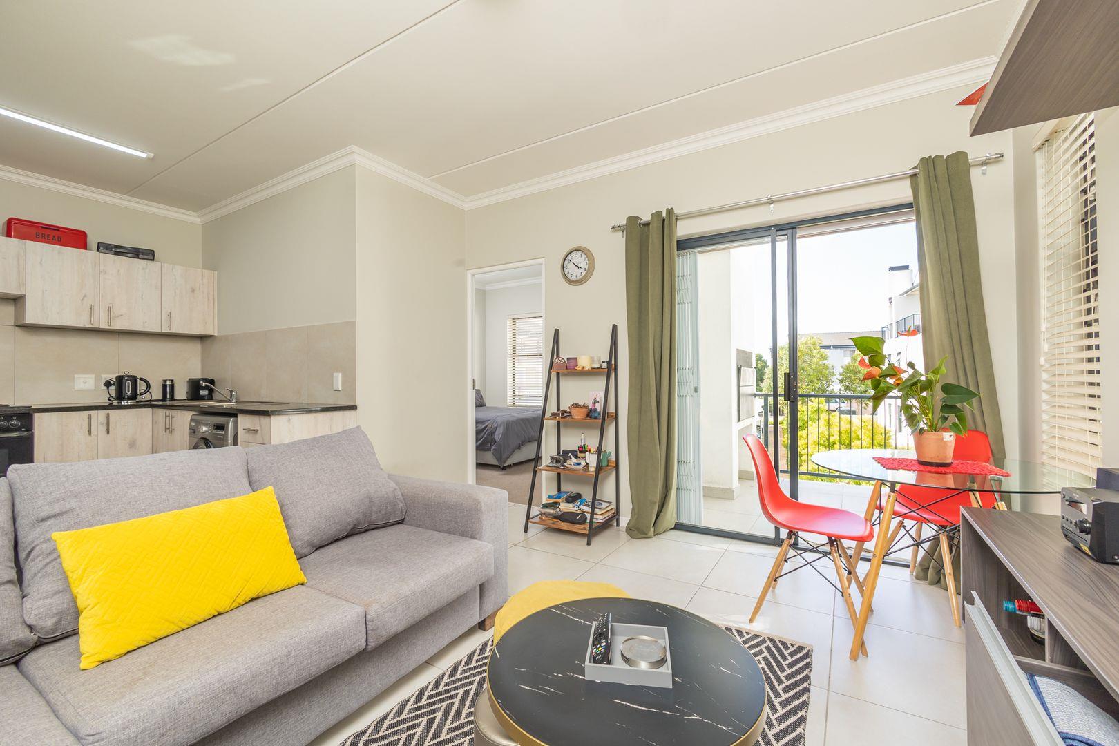 2 Bedroom Apartment / flat for sale in Silver Oaks P24113959800