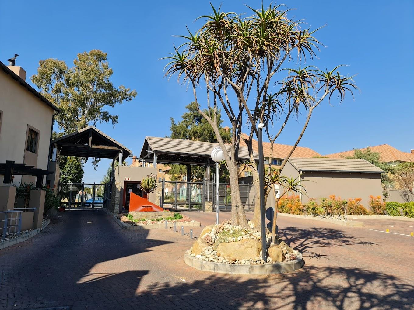 Sunninghill Property Apartments / flats for sale in Sunninghill Page 4