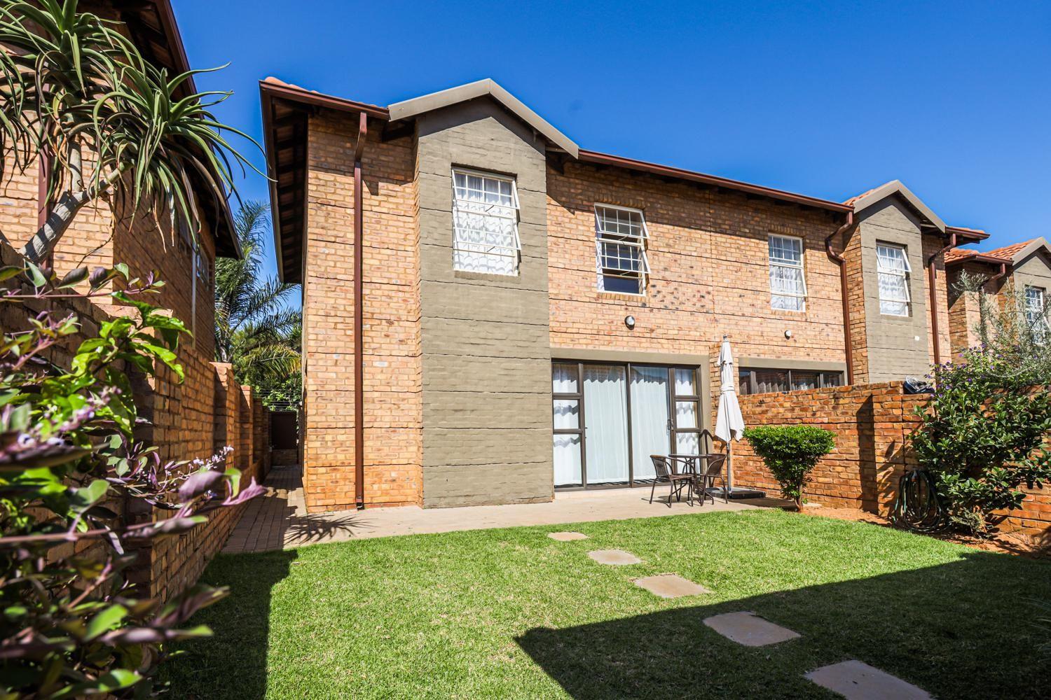 Silver Lakes Property Townhouses for sale in Silver Lakes