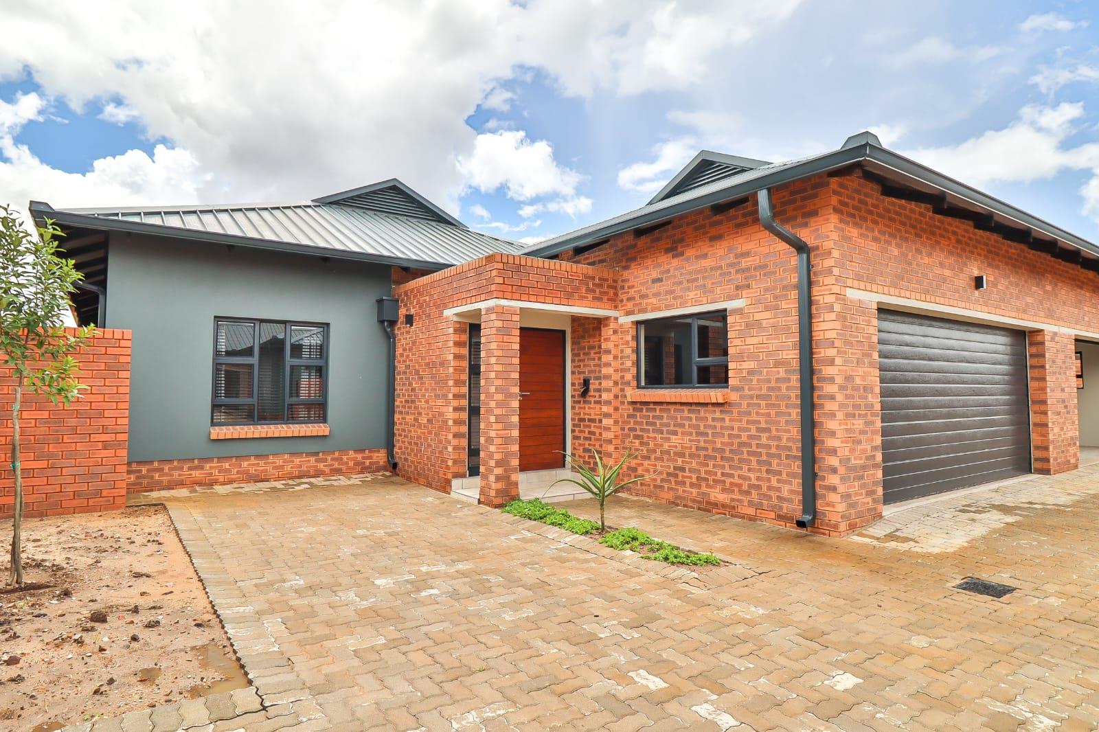Six Fountains Property Property and houses for sale in Six Fountains