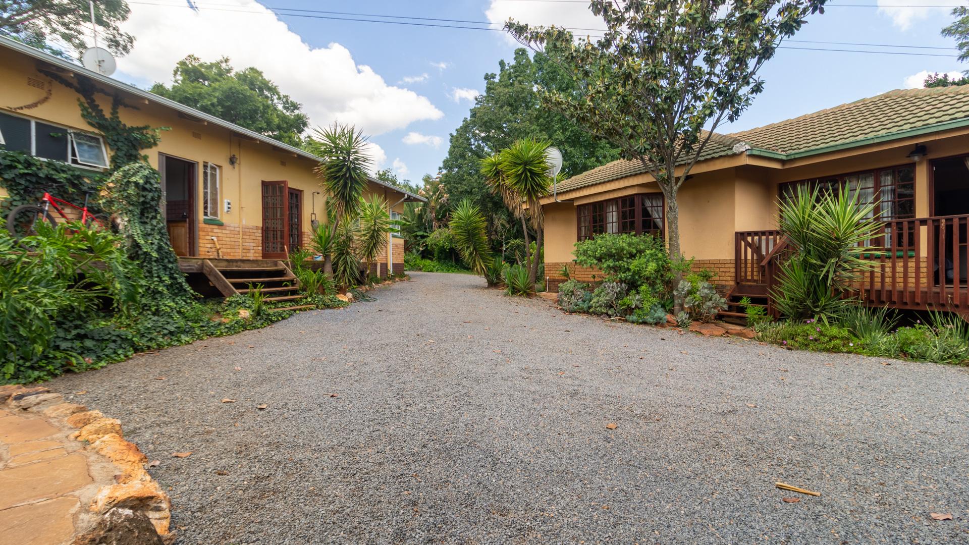 3 Bedroom House for sale in Lyttelton Manor P24113828154