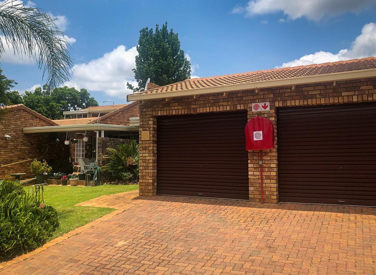 3 Bedroom House for sale in Brummeria P24112552840