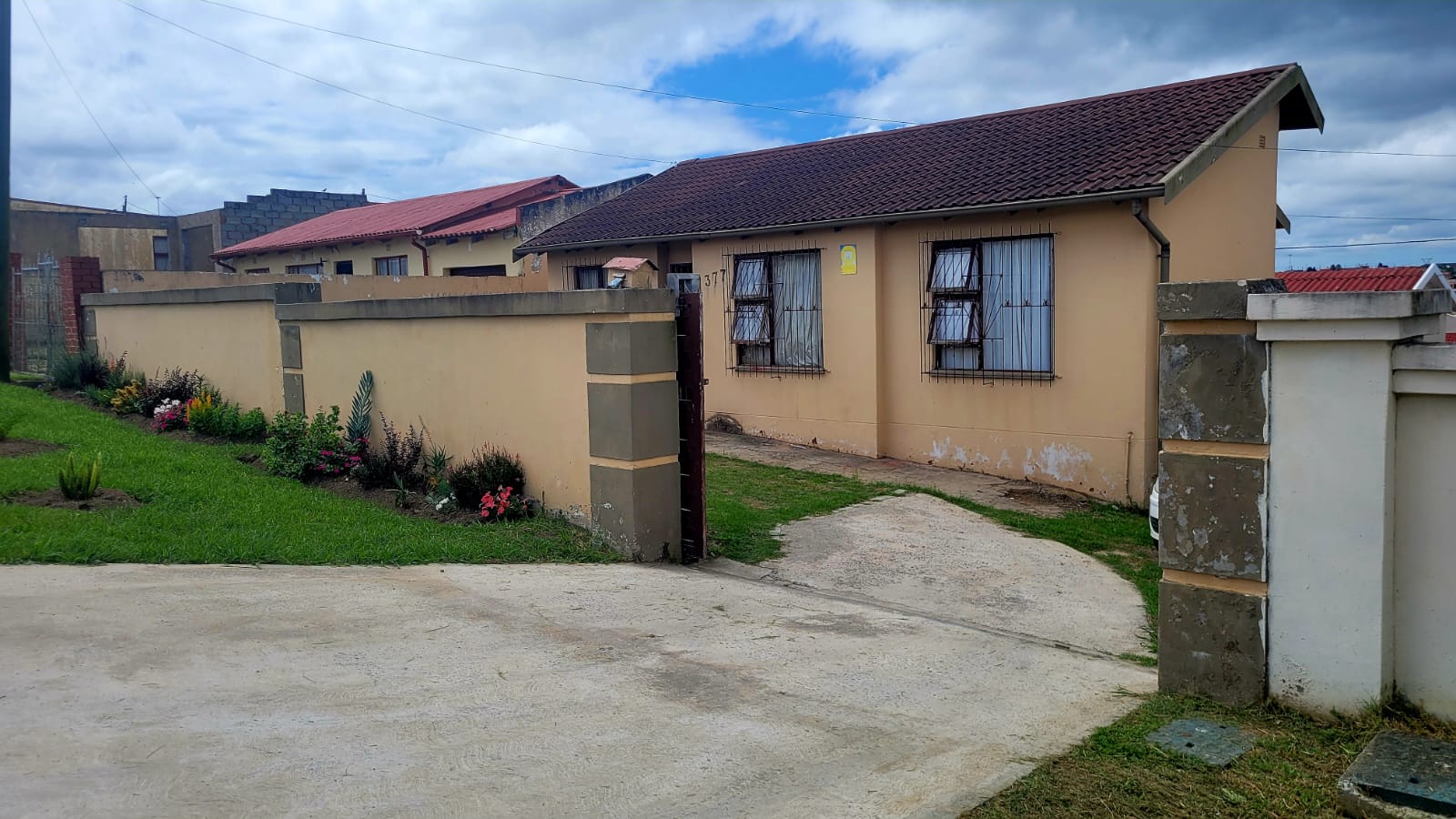 3 Bedroom House for sale in Mdantsane Nu 17 P24112554400