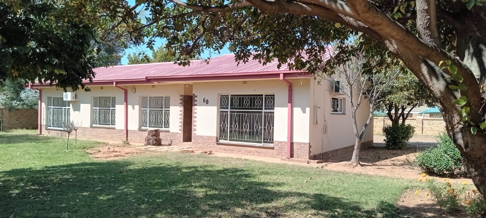 House for sale in Schweizer Reneke P24112554645