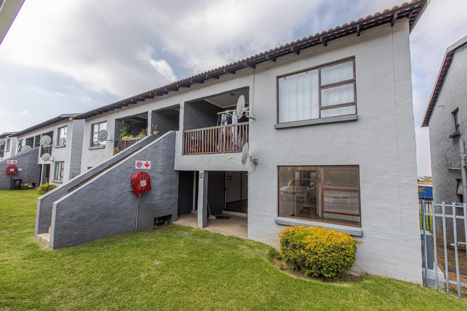 2 Bedroom Apartment / flat for sale in Vorna Valley Hilton Heights