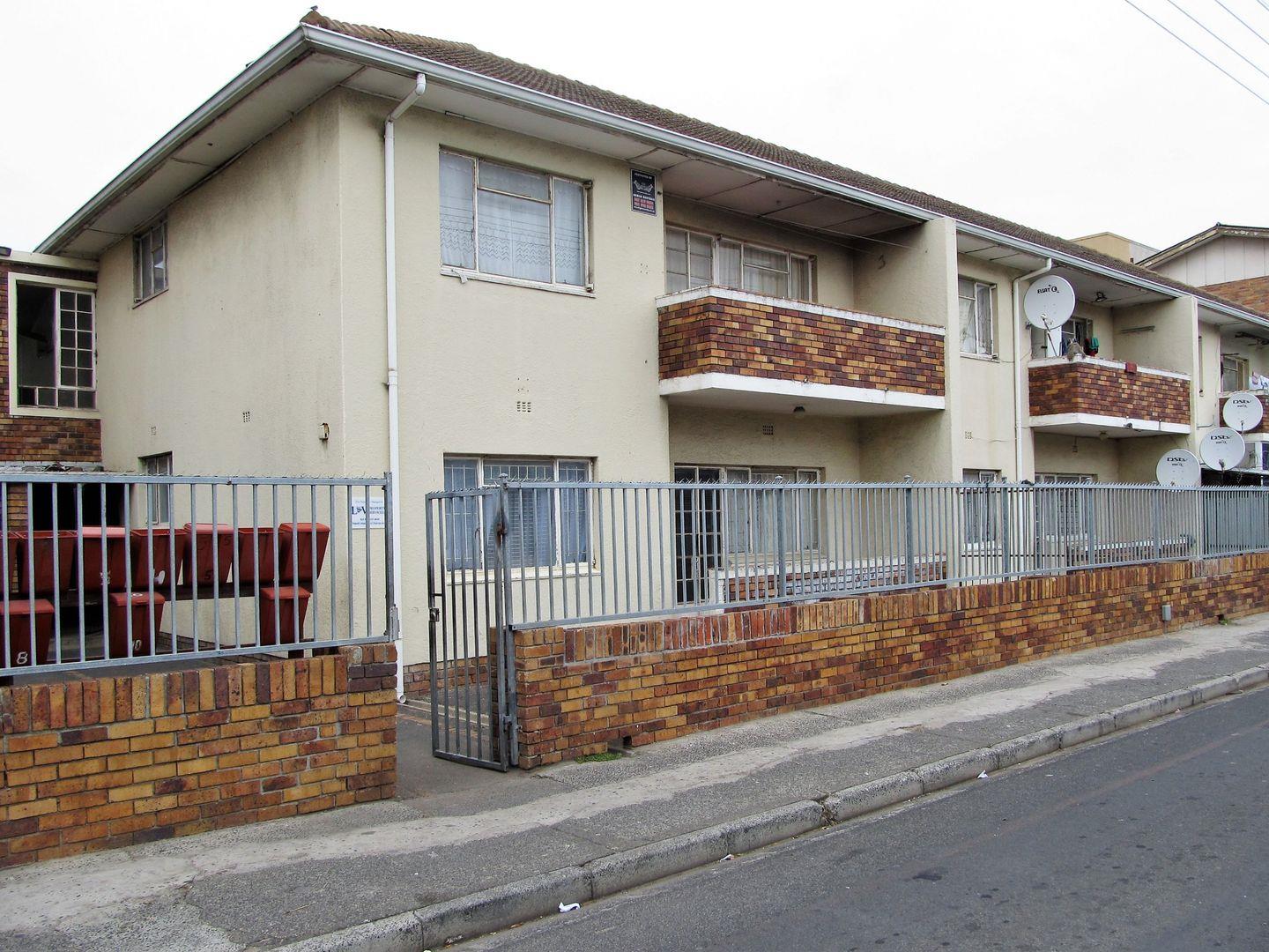 Apartment / flat for sale in Parow Central 6 Ss Pearl Court, 105 Cloete Street P24112571706