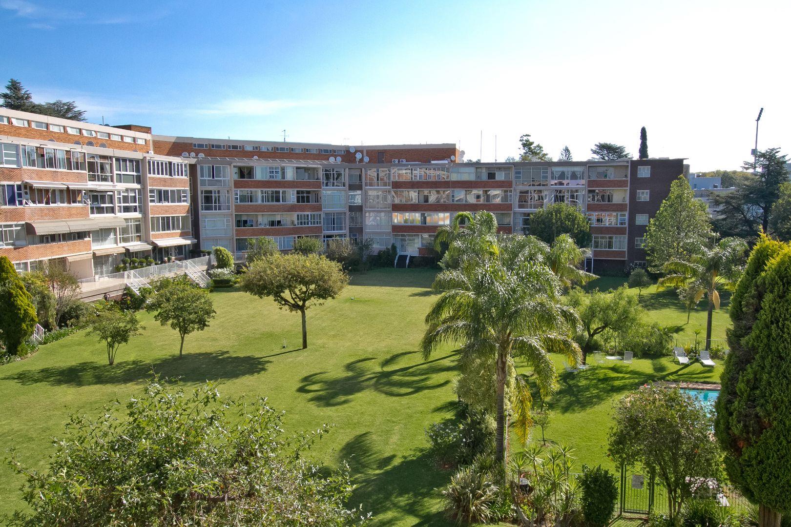 2 Bedroom Apartment / flat for sale in Melrose 303 Eton Place, 19 West Kernick Avenue P24