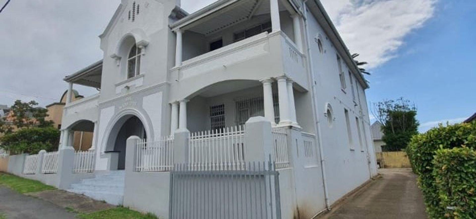 Apartment / flat for sale in Quigney 5 Symons Street P24112558391