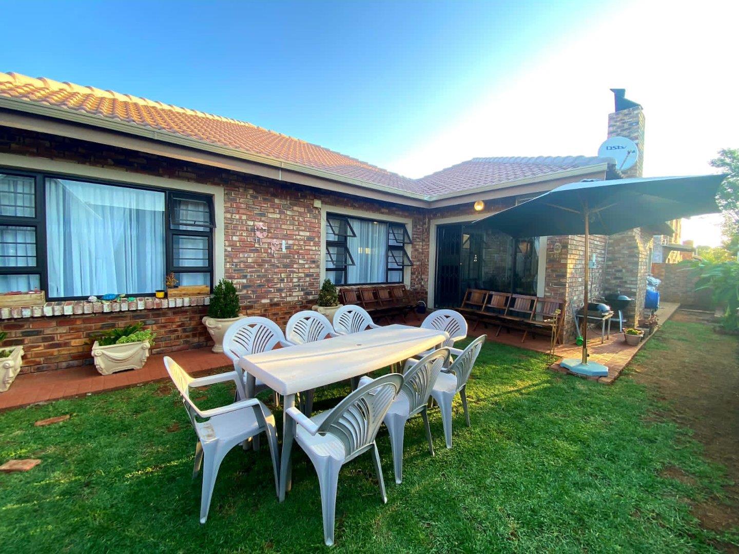 Baillie Park Property Townhouses for sale in Baillie Park