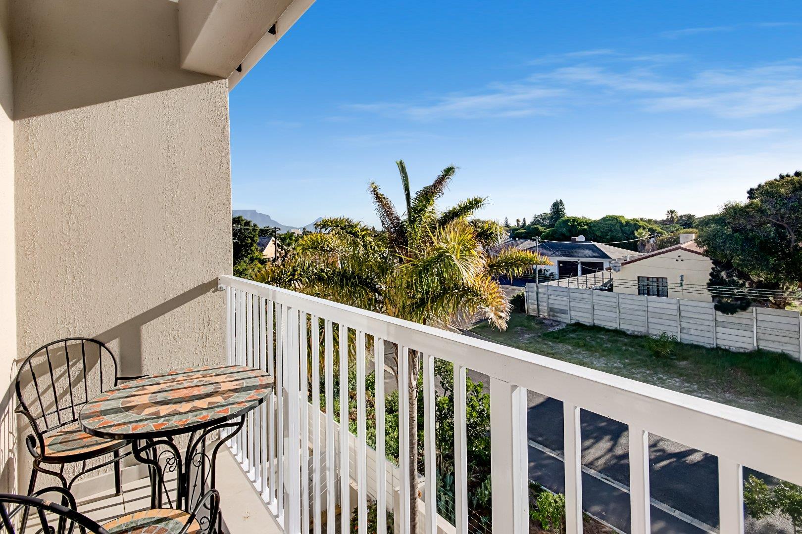 2 Bedroom Apartment / flat for sale in Table View 40 South Road P24