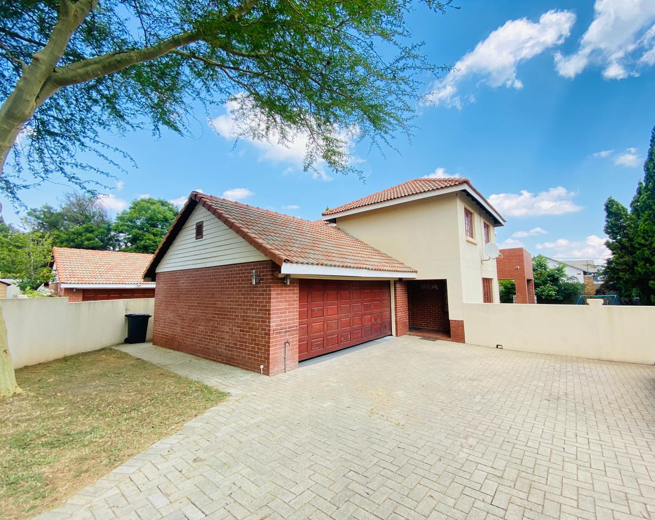 Carlswald North Estate Property Houses for sale in Carlswald North