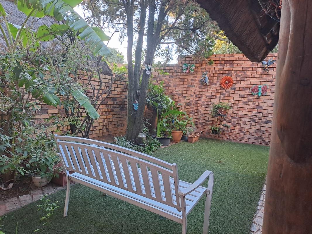 Lombardy East Property Townhouses for sale in Lombardy East